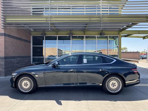 Used 2022 Genesis G80 2.5T w/ Prestige Package image 7