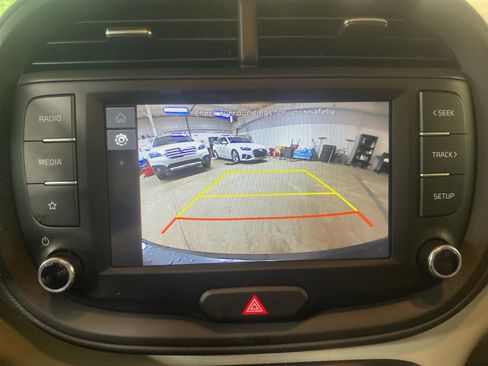 Used 2025 Kia Soul LX FWD image 24
