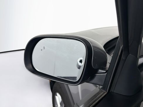 Used 2025 Kia Soul LX w/ LX Technology Package FWD image 16