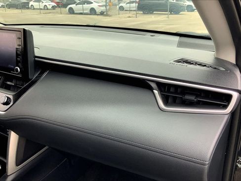 Used 2022 Toyota Corolla Cross LE FWD image 18
