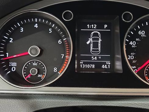 Used 2014 Volkswagen CC R-Line image 15