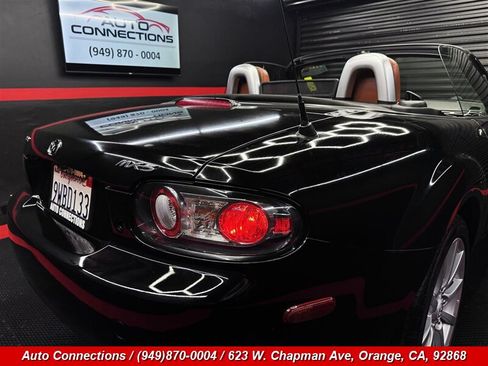 Used 2006 MAZDA MX-5 Miata Grand Touring RWD image 24