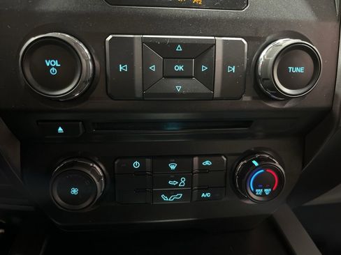 Used 2018 Ford F150 XLT w/ Trailer Tow Package image 30