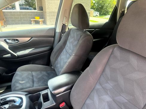 Used 2015 Nissan Rogue SV image 6