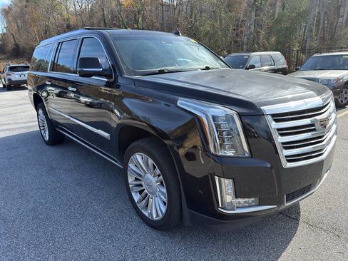 Used 2017 Cadillac Escalade ESV Platinum image 3
