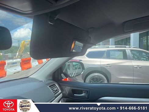 Used 2015 Toyota Highlander XLE AWD/4WD image 35