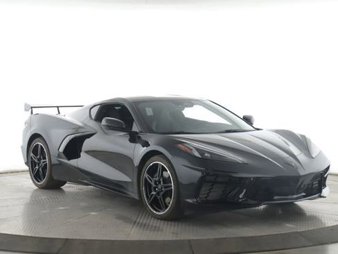 Used 2024 Chevrolet Corvette Stingray Coupe w/ 1LT RWD image 2