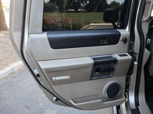 Used 2003 HUMMER H2 w/ Preferred Equipment Group AWD/4WD image 25