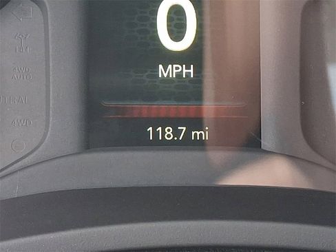 Used 2024 RAM 2500 Tradesman w/ Chrome Appearance Group image 19