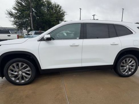 Certified 2026 Buick Enclave Preferred FWD image 5
