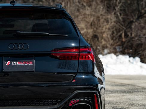 Used 2021 Audi RS 6 w/ Carbon Optic Package image 30