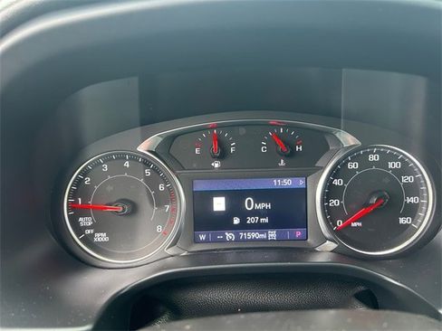 Used 2023 GMC Acadia SLT image 17