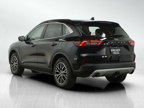 Used 2025 Ford Escape SE w/ Class II Trailer Tow Package FWD image 4