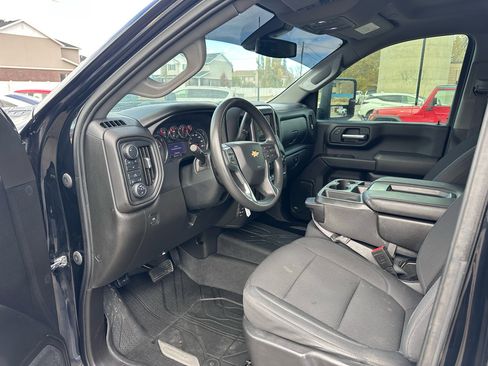 Used 2022 Chevrolet Silverado 2500 Custom w/ Custom Value Package image 15