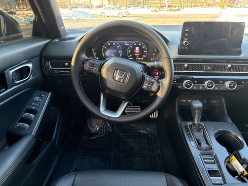 Used 2025 Honda Civic Sport image 13