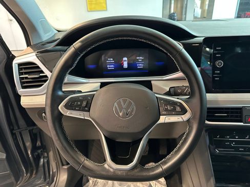 Used 2026 Volkswagen Taos SE AWD/4WD image 28