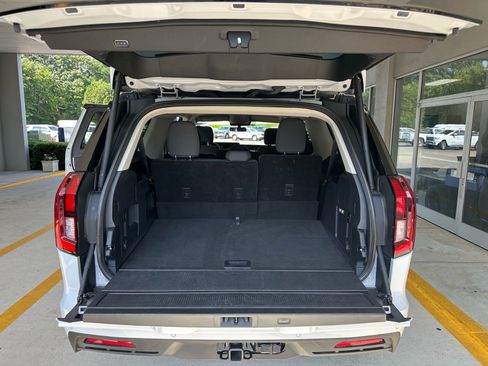 Certified 2025 Ford Expedition Max Active RWD image 28