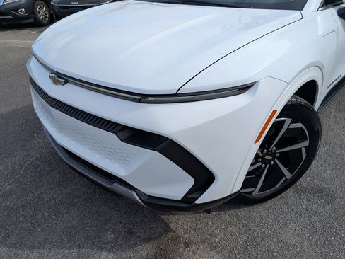 Used 2024 Chevrolet Equinox EV LT image 13