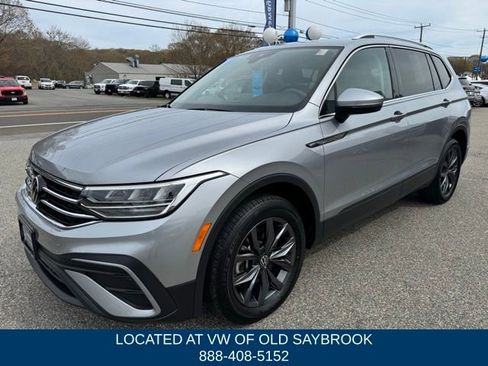 Certified 2023 Volkswagen Tiguan SE w/ Panoramic Sunroof Package AWD/4WD image 1