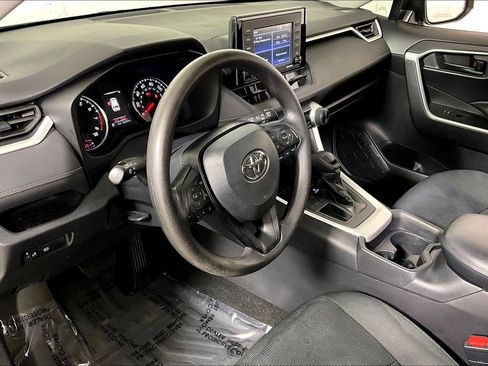 Used 2020 Toyota RAV4 LE image 13