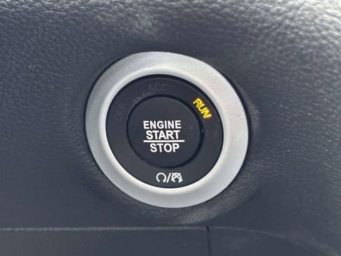 New 2026 Chrysler Pacifica Select w/ S Appearance Package image 20