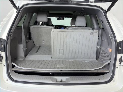 Used 2015 Toyota Highlander Limited Platinum AWD/4WD image 25