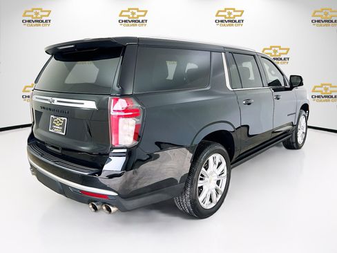 Used 2022 Chevrolet Suburban High Country image 7
