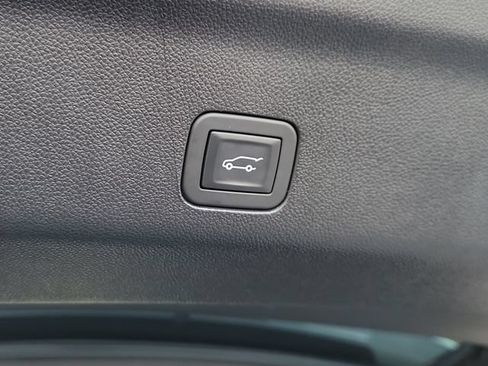Certified 2025 Chevrolet Tahoe Premier RWD image 10