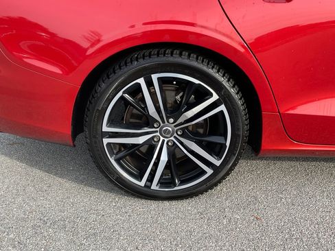 Used 2020 Volvo S60 T6 R-Design image 11