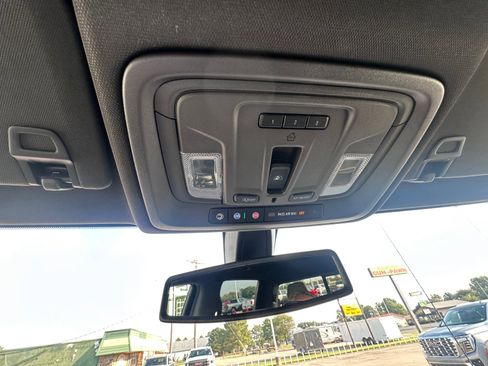 Used 2021 GMC Sierra 1500 SLT image 17