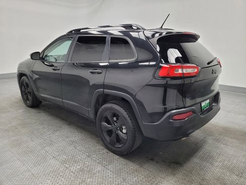 Used 2016 Jeep Cherokee Sport image 3