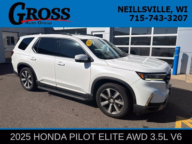Used 2025 Honda Pilot Elite image 1