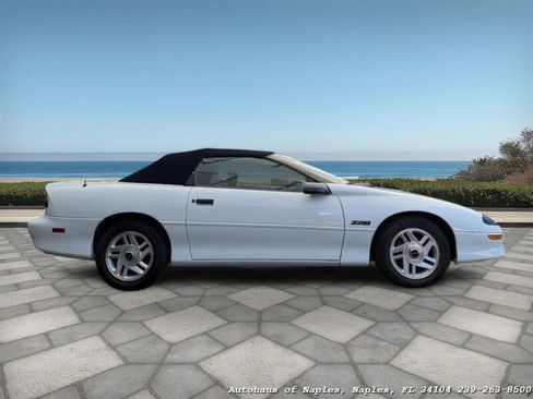 Used 1994 Chevrolet Camaro Z28 image 9