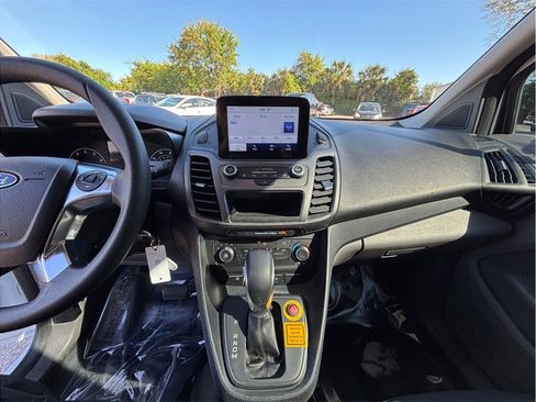 Used 2022 Ford Transit Connect XL image 11