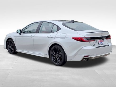 Used 2025 Toyota Camry Hybrid AWD/4WD image 8