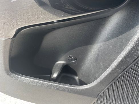 Used 2021 Jeep Cherokee Latitude Plus image 34