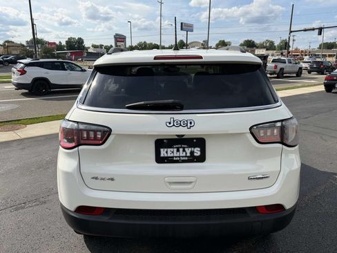 Used 2018 Jeep Compass Latitude w/ Popular Equipment Group AWD/4WD image 4