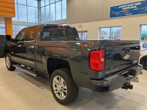 Used 2018 Chevrolet Silverado 2500 High Country image 7