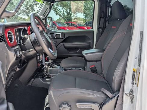 Used 2023 Jeep Wrangler Unlimited Rubicon AWD/4WD image 12