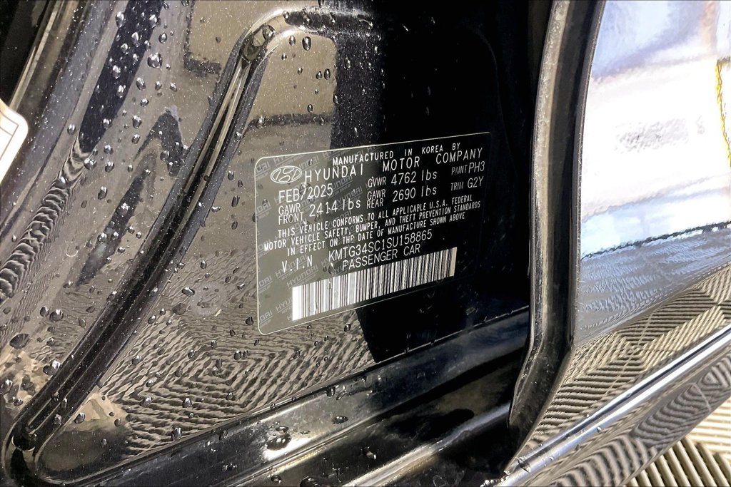 Used 2025 Genesis G70 2.5T RWD image 40
