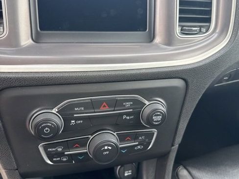 Used 2022 Dodge Charger SXT w/ Leather Interior Group image 13