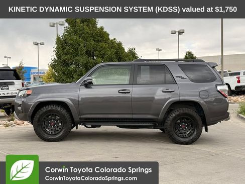 Used 2022 Toyota 4Runner TRD Off-Road Premium w/ Moonroof Package AWD/4WD image 4