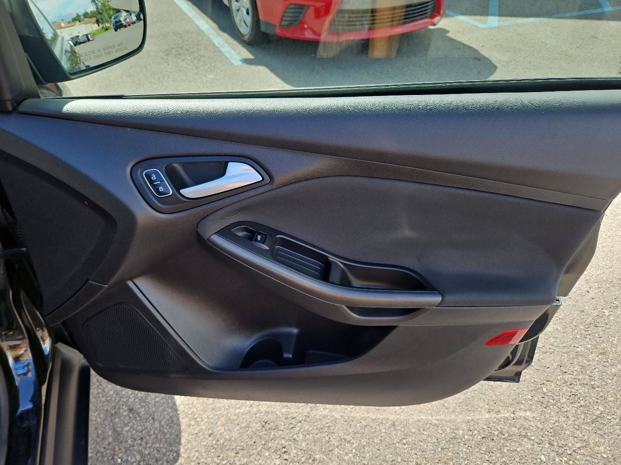 Used 2015 Ford Focus SE w/ Equipment Group 201A FWD image 17