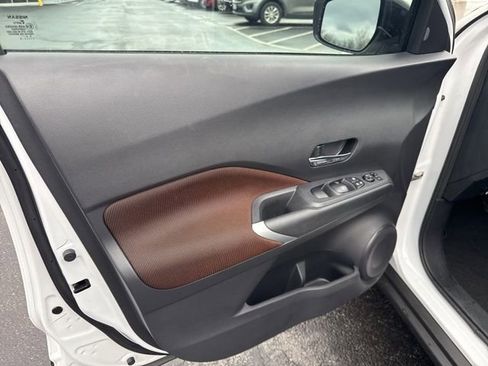 Used 2024 Nissan Kicks SR image 13