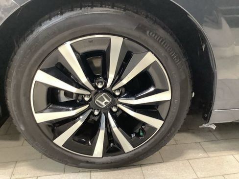 Used 2024 Honda Civic EX-L image 28