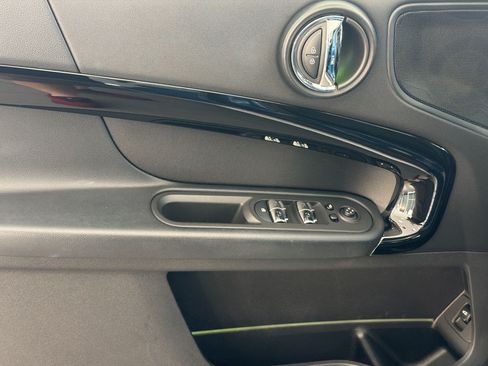Used 2019 MINI Cooper Countryman S w/ Premium Package FWD image 13