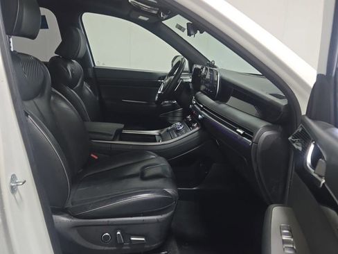 Used 2023 Hyundai Palisade Calligraphy image 12