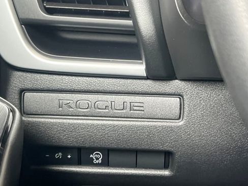 Used 2023 Nissan Rogue S image 35
