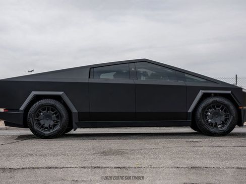 Used 2024 Tesla Cybertruck Cyberbeast AWD/4WD image 9