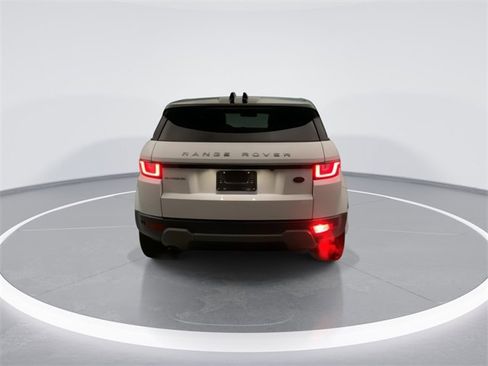 Used 2019 Land Rover Range Rover Evoque SE image 3
